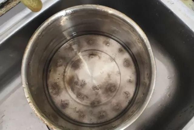 炒锅黑垢有什么办法去除呢小妙招
