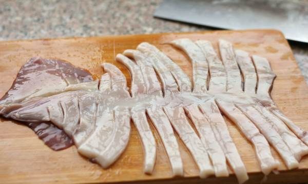 鱿鱼怎么做好吃,鱿鱼的做法最简单最好吃图3