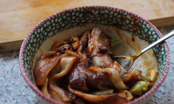 鱿鱼怎么做好吃,鱿鱼的做法最简单最好吃图5