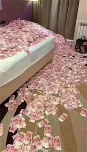 ​穷在闹市无人问 富在深山有远亲 不信且看杯中酒 杯杯先敬有钱人