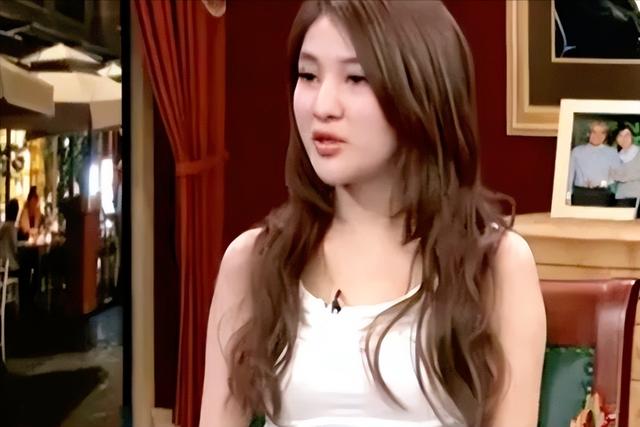 网红郭美美到底是个什么人(郭美美的荒谬人生)(3)