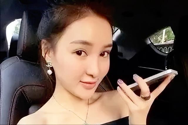 网红郭美美到底是个什么人(郭美美的荒谬人生)(2)