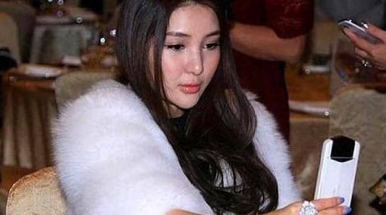 网红郭美美到底是个什么人(郭美美的荒谬人生)(14)