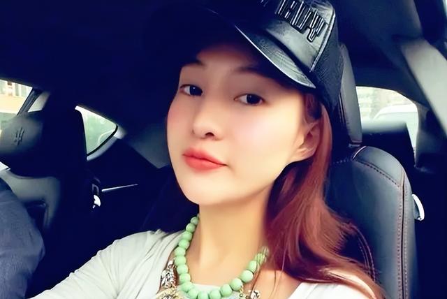 网红郭美美到底是个什么人(郭美美的荒谬人生)(13)