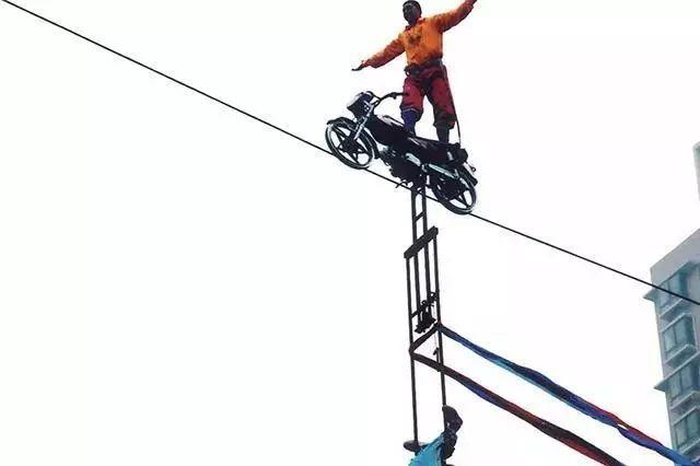 太划算了!南宁凤岭水世界门票3人只要99元,赶紧抢!!!