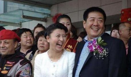 48岁闫学晶生活幸福美满(当上姥姥的闫学晶)(9)