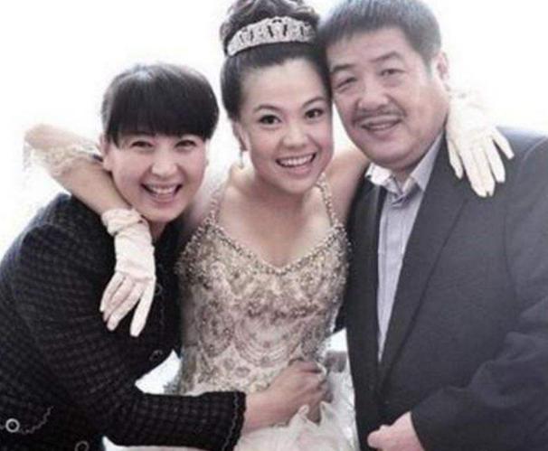 48岁闫学晶生活幸福美满(当上姥姥的闫学晶)(11)