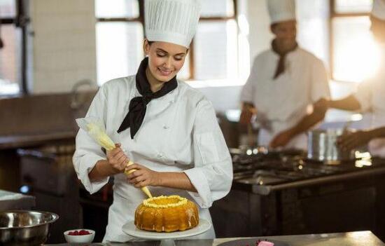 学手艺都有什么行业女:女生学什么手艺前景好
