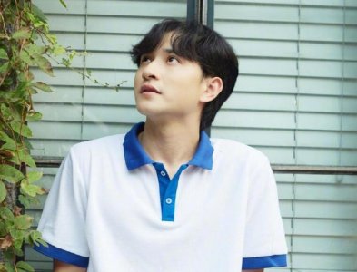 ​刘洲成有钱泡辣妹，没钱养女儿，还责怪前妻曝光家暴丑闻没了工作