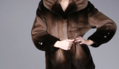 ​貂毛衣服可以晒太阳,水貂衣服可以挂阳台晒吗