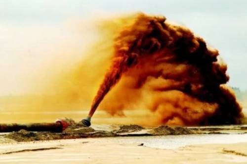 吹沙填海现场 吹沙填海现场