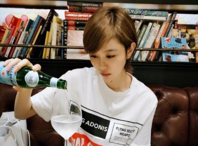 ​姜妍称和朱雨辰是好朋友 不希望他受到舆论压力