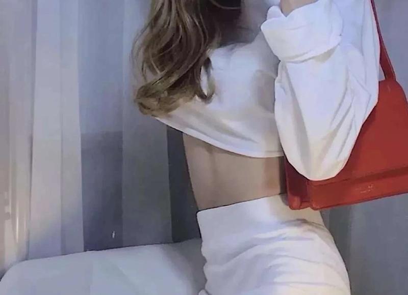  爱上实验室的导师，并保持了一年多的关系