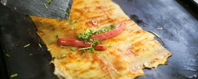 ​烤冷面是什么材料做的