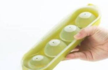 球形冰块模具怎么用,球形冰格怎么注水视频图4