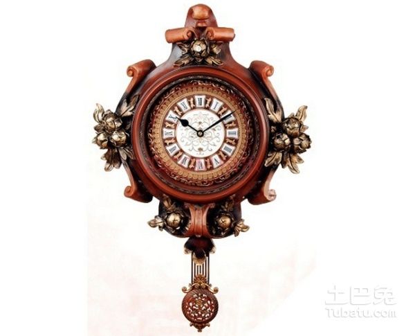 表挂在客厅什么位置好（客厅挂表正确的富贵之位）