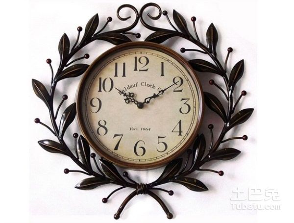 表挂在客厅什么位置好（客厅挂表正确的富贵之位）