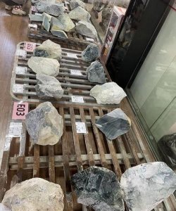 ​中国翡翠产地，绿叶翡翠的产地？